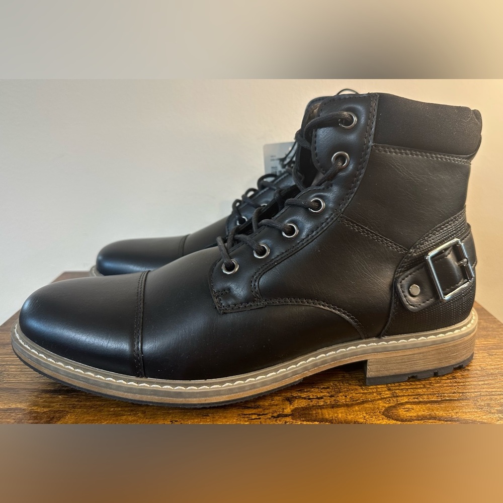 J. Ferrar Mens Black Millbank Flat Heel Lace Up Boots NWT  Size 10